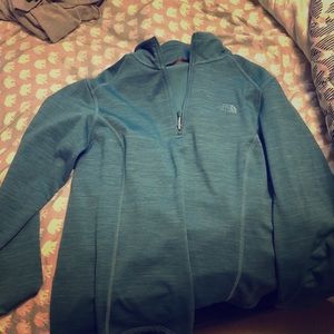 North face pull over